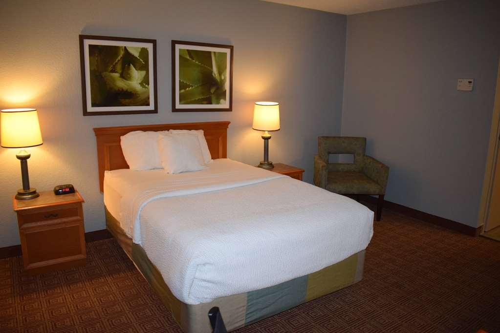 Whitefish Bay Americinn By Wyndham Glendale Milwaukee מתקנים תמונה