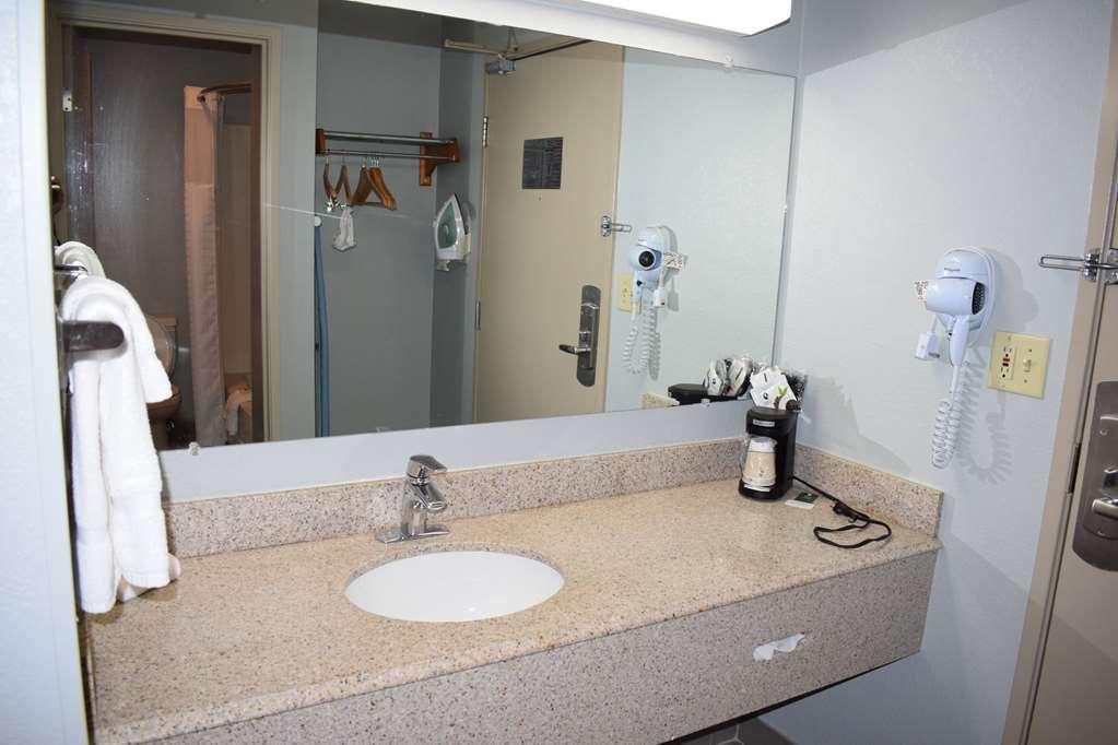 Whitefish Bay Americinn By Wyndham Glendale Milwaukee חדר תמונה