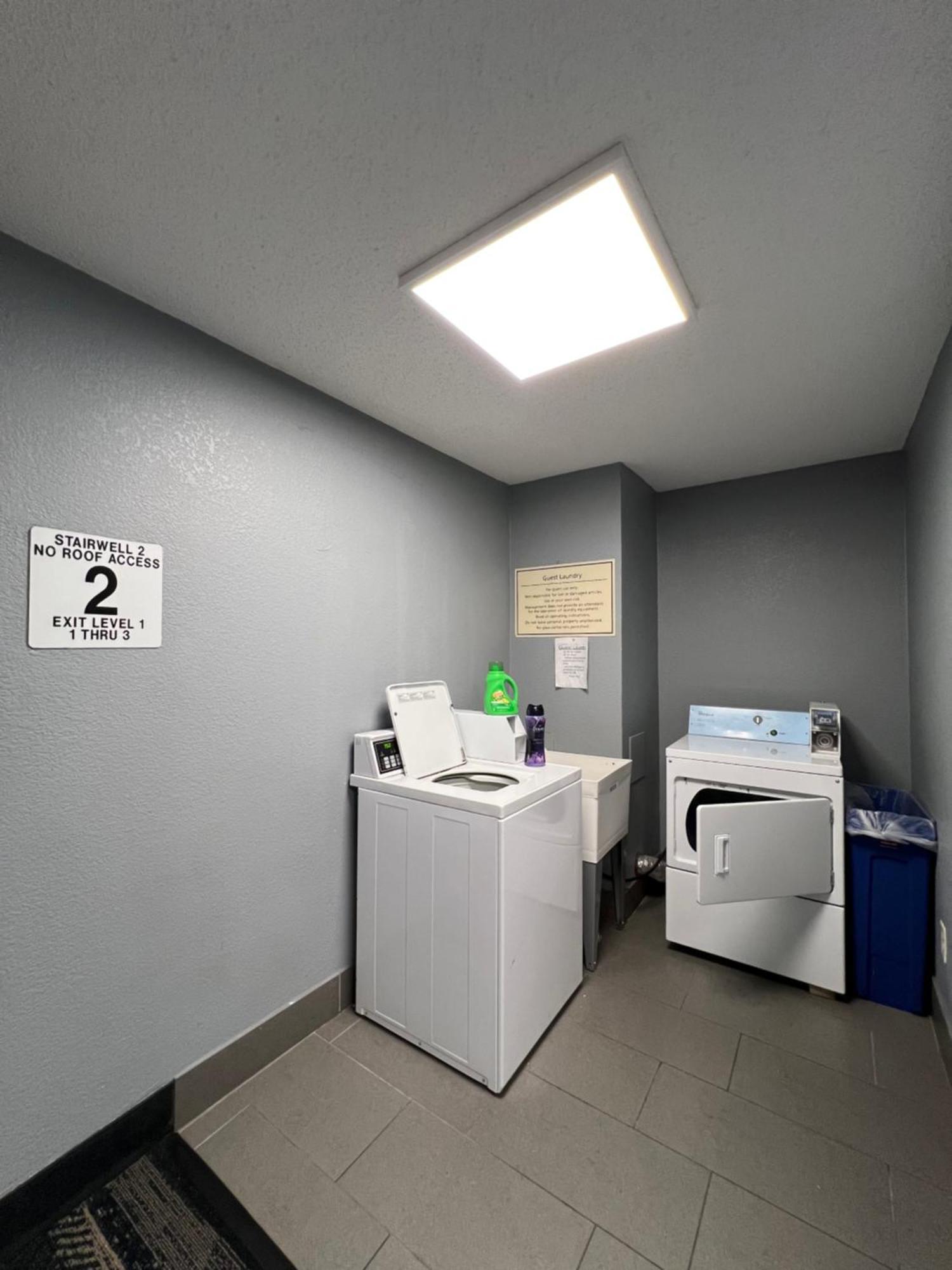 Whitefish Bay Americinn By Wyndham Glendale Milwaukee מראה חיצוני תמונה