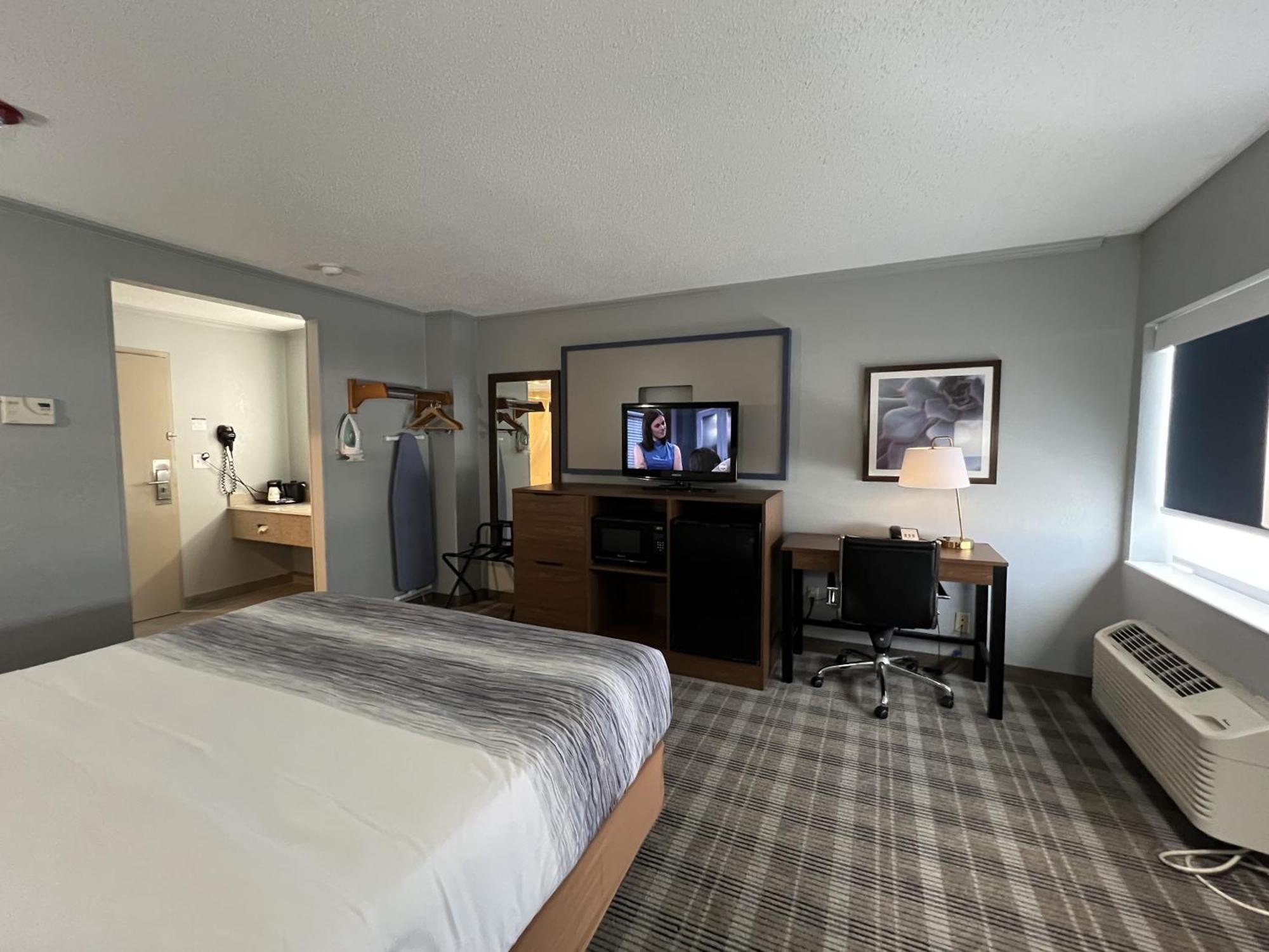 Whitefish Bay Americinn By Wyndham Glendale Milwaukee מראה חיצוני תמונה