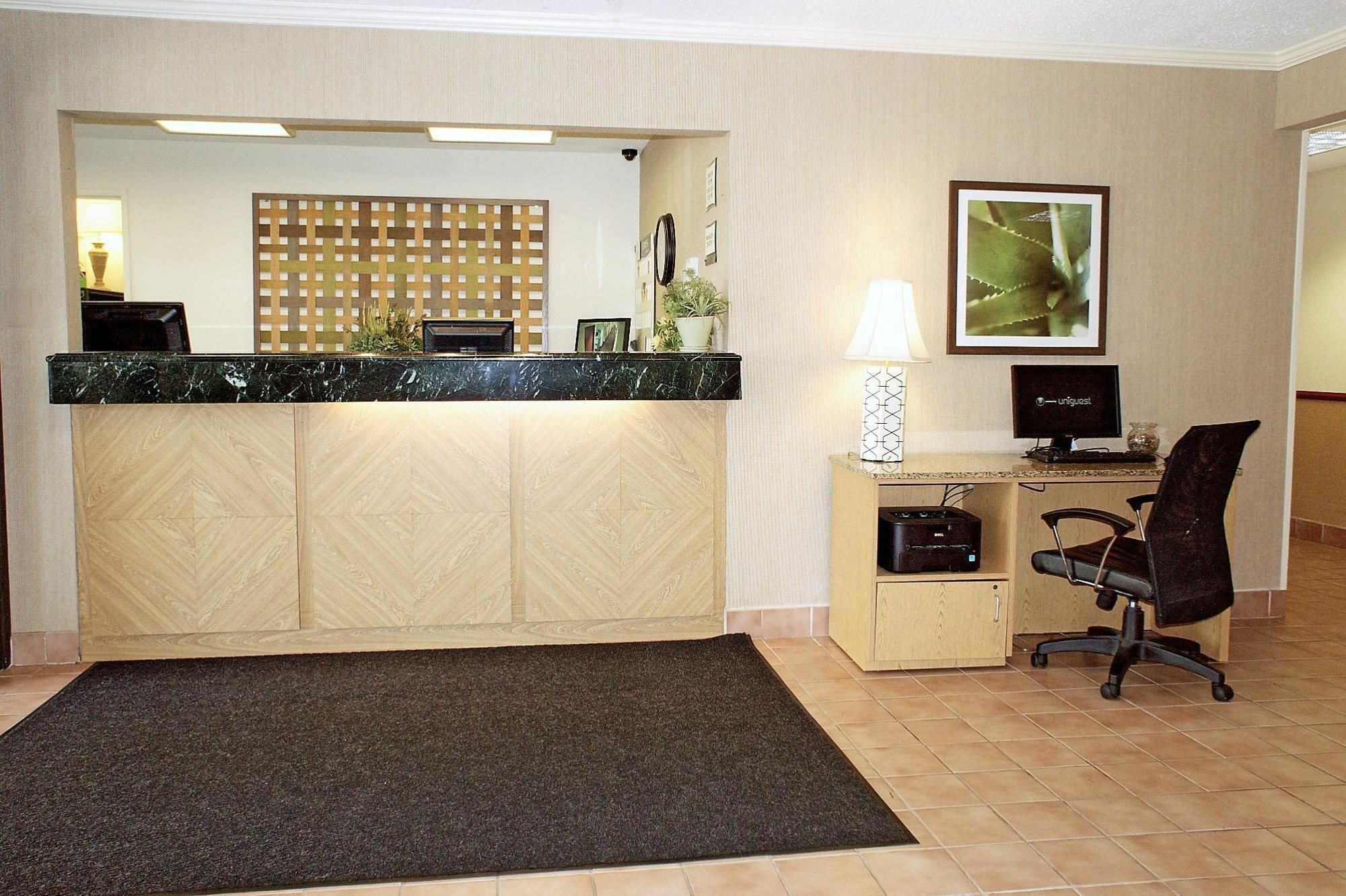 Whitefish Bay Americinn By Wyndham Glendale Milwaukee מראה חיצוני תמונה